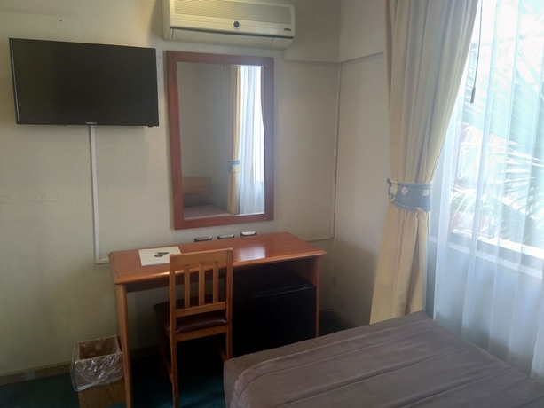 Imagen de la habitación del Hotel Mar&iacute;a Angola. Foto 11