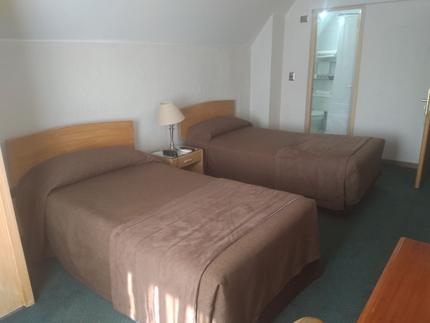 Imagen de la habitación del Hotel Mar&iacute;a Angola. Foto 14