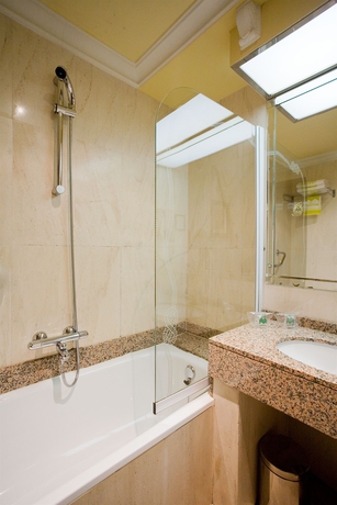 Imagen de los exteriores del Hotel María Luisa, Burgos. Foto 6