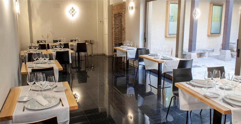 Imagen del bar/restaurante del Hotel María Pacheco Hotel Boutique. Foto 2