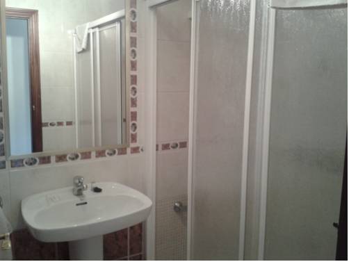 Imagen de la habitación del Hotel María, Posadas. Foto 11