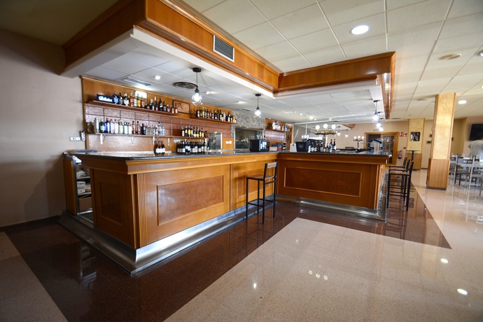 Imagen del bar/restaurante del Hotel María Rosa. Foto 2