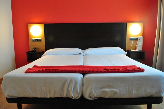 Imagen de la habitación del Hotel Marítimo Ris y Apartamentos. Foto 7