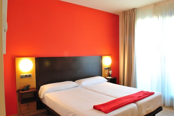 Imagen de la habitación del Hotel Marítimo Ris y Apartamentos. Foto 12