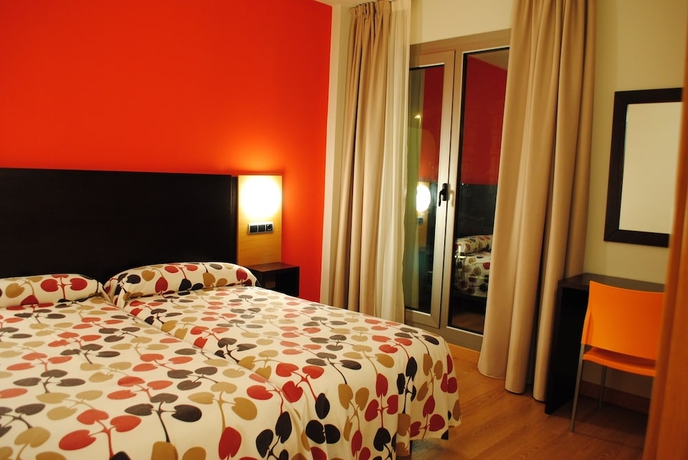 Imagen de la habitación del Hotel Marítimo Ris y Apartamentos. Foto 14