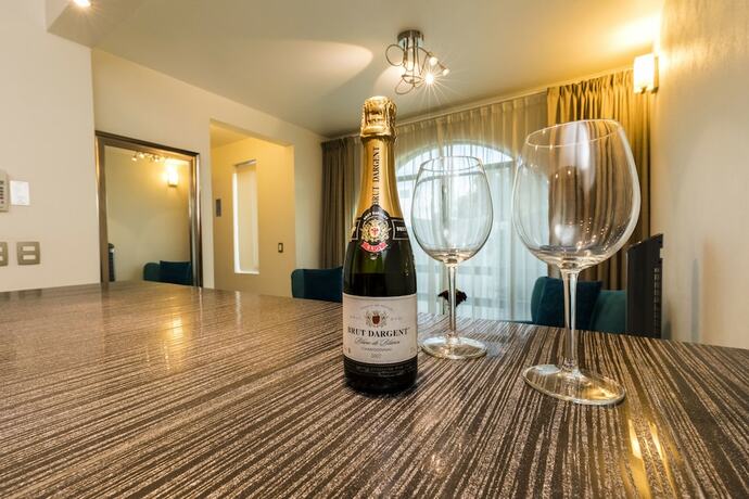 Imagen de la habitación del Hotel Marialicia Suites. Foto 20