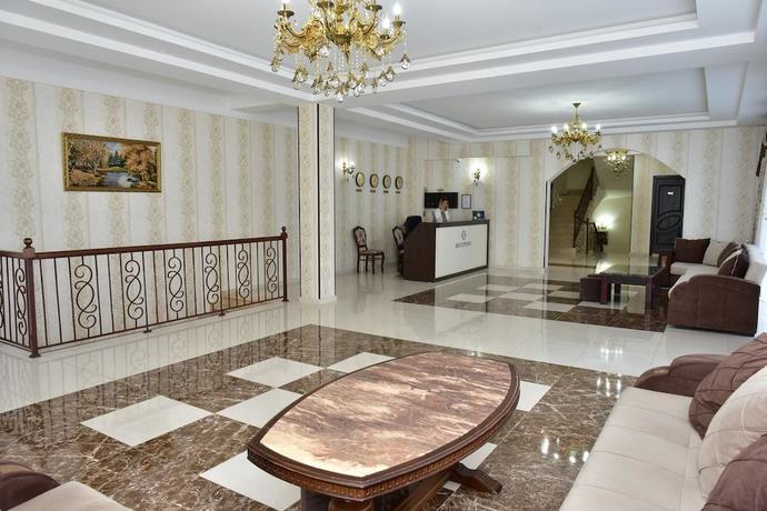 Imagen de los interiores del Hotel Marialuis. Foto 17