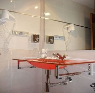 Imagen de la habitación del Hotel Mariami. Foto 8