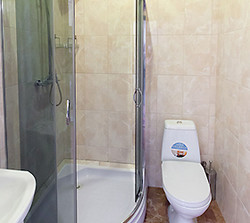 Imagen de la habitación del Hotel MarianHall. Foto 6