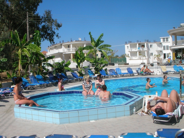 Imagen de los exteriores del Hotel Mariana, Laganas. Foto 10