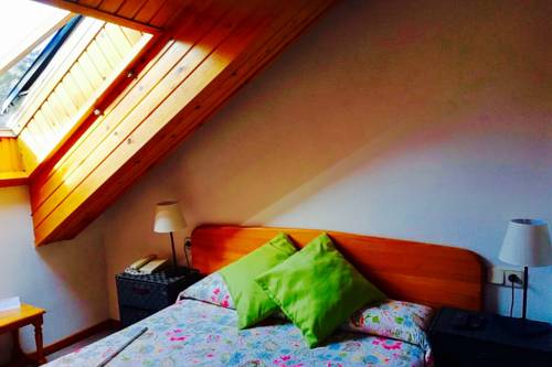 Imagen de la habitación del Hotel Mariana, Tramacastilla De Tena. Foto 3