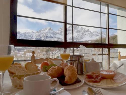 Imagen de la habitación del Hotel Mariana, Tramacastilla De Tena. Foto 8