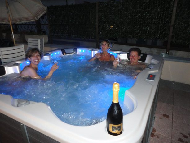 Imagen de la piscina del Hotel Mariani, Camaiore. Foto 19
