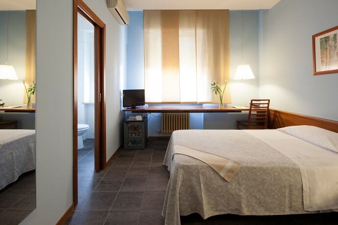 Imagen de la habitación del Hotel Mariani. Foto 20