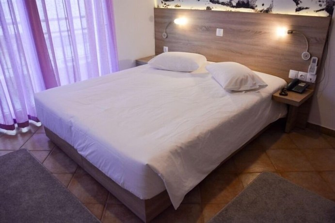 Imagen de la habitación del Hotel Marianna, Alejandr&oacute;polis. Foto 7