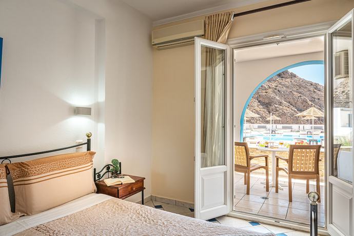 Imagen de la habitación del Hotel Marianna, Santorini. Foto 2