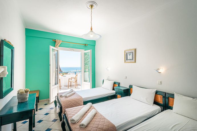 Imagen de la habitación del Hotel Marianna, Santorini. Foto 15