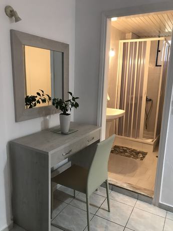 Imagen de la habitación del Hotel Marianna Studios. Foto 9