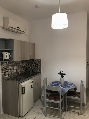 Imagen de la habitación del Hotel Marianna Studios. Foto 11