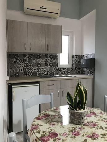 Imagen de la habitación del Hotel Marianna Studios. Foto 13