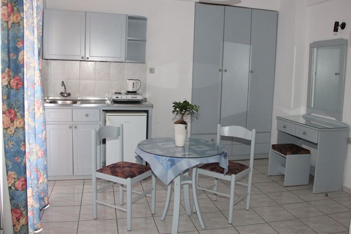 Imagen de la habitación del Hotel Marianna Studios. Foto 15