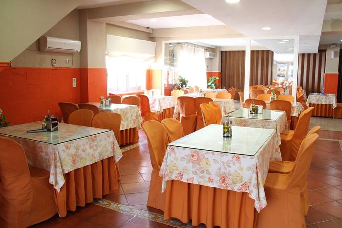 Imagen del bar/restaurante del Hotel Mariano, Córdoba. Foto 3