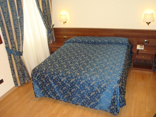 Imagen de la habitación del Hotel Mariano. Foto 4