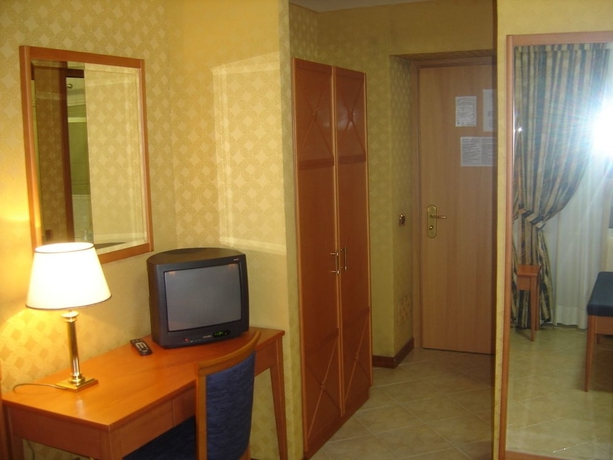 Imagen de la habitación del Hotel Mariano. Foto 12