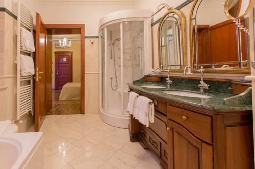 Imagen de la habitación del Hotel Mariano Iv Palace. Foto 12