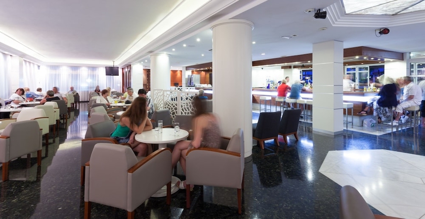 Imagen del bar/restaurante del Hotel Mariant. Foto 6