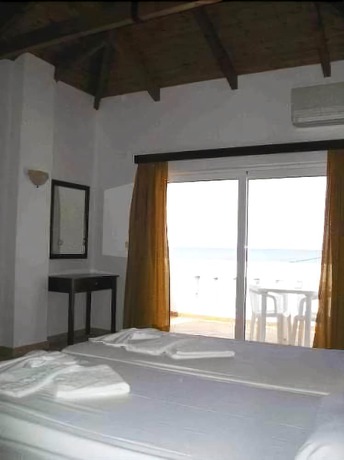 Imagen de la habitación del Hotel Marianthi. Foto 7