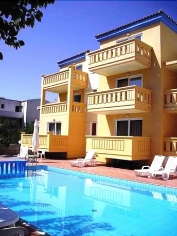 Imagen de la piscina del Hotel Marianthi. Foto 16