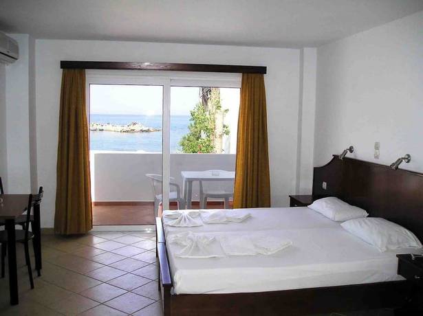 Imagen de la habitación del Hotel Marianthi. Foto 8