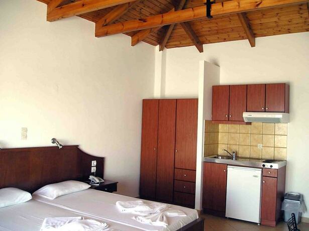 Imagen de la habitación del Hotel Marianthi studios. Foto 6