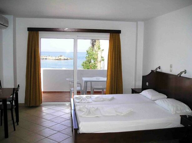 Imagen de la habitación del Hotel Marianthi studios. Foto 7