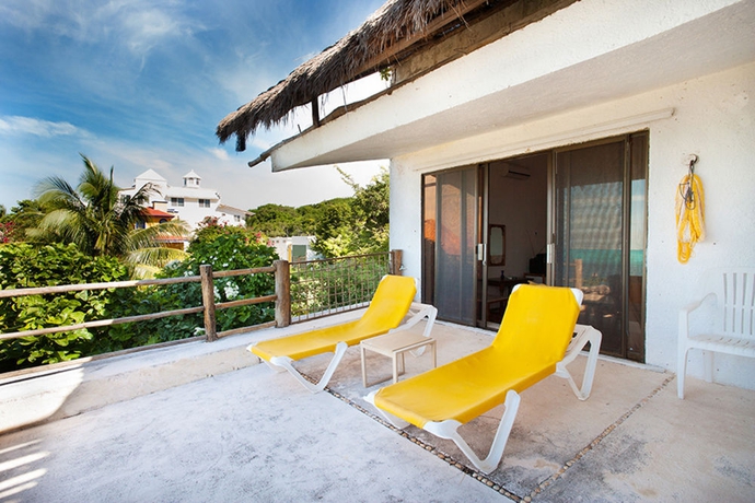 Imagen de los exteriores del Hotel Maria's Kan Kin With Private Beach. Foto 11