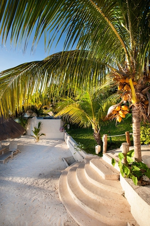 Imagen de los exteriores del Hotel Maria's Kan Kin With Private Beach. Foto 14