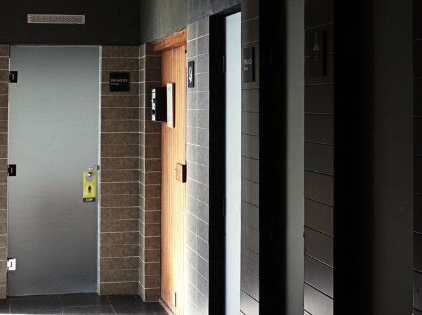 Imagen de la piscina del Hotel Maribel Sierra Nevada. Foto 13