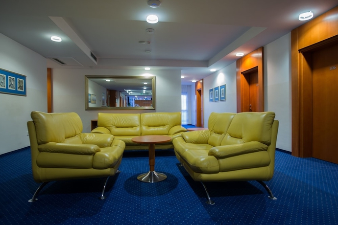 Imagen de los interiores del Hotel Maribor Inn. Foto 19