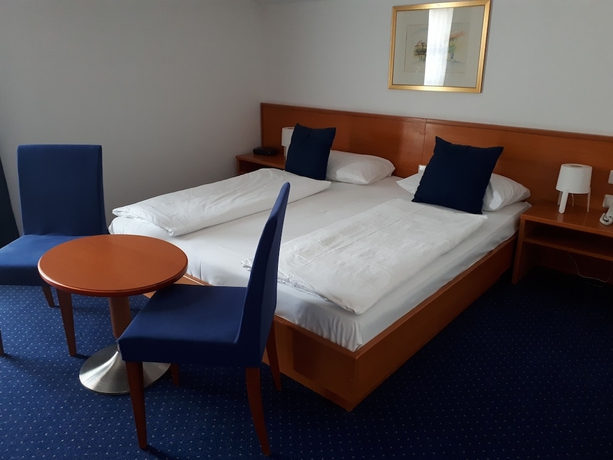 Imagen de la habitación del Hotel Maribor Inn. Foto 13