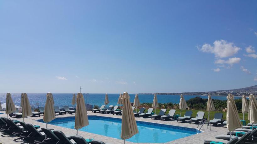 Imagen de la piscina del Hotel Marica's Boutique. Foto 7