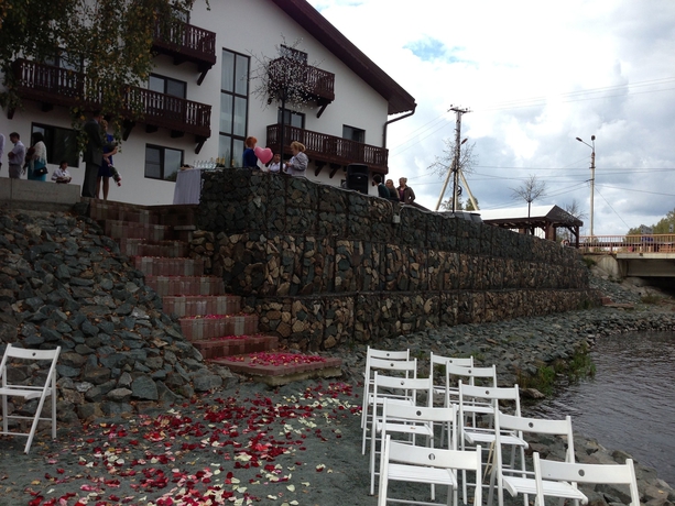 Imagen de los exteriores del Hotel Marichalet. Foto 19