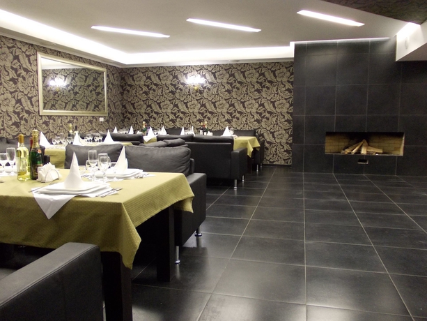 Imagen del bar/restaurante del Hotel Marichalet. Foto 5