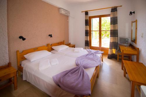 Imagen de la habitación del Hotel Marie, Acharavi. Foto 5