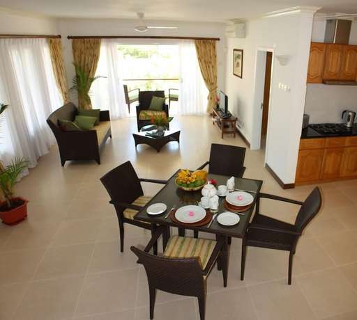 Imagen de la habitación del Hotel Marie-Laure Suites. Foto 4