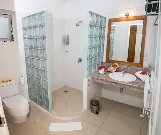 Imagen de la habitación del Hotel Marie-Laure Suites. Foto 19