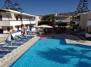 Imagen de la piscina del Hotel Mariekelly Apartments. Foto 11