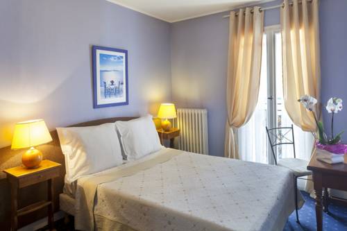 Imagen de la habitación del Hotel Marie-louise. Foto 10