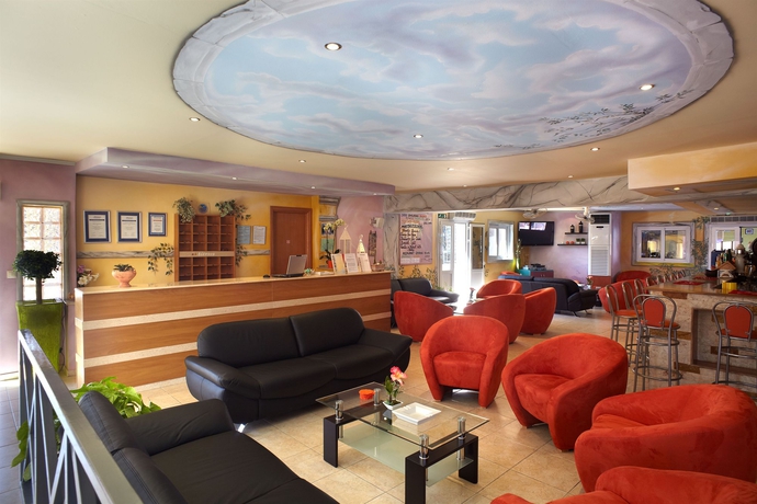 Imagen de los interiores del Hotel Marietta and Apartments. Foto 12