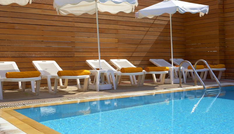 Imagen de la piscina del Hotel Mariette Rhodes Urban Suites. Foto 6